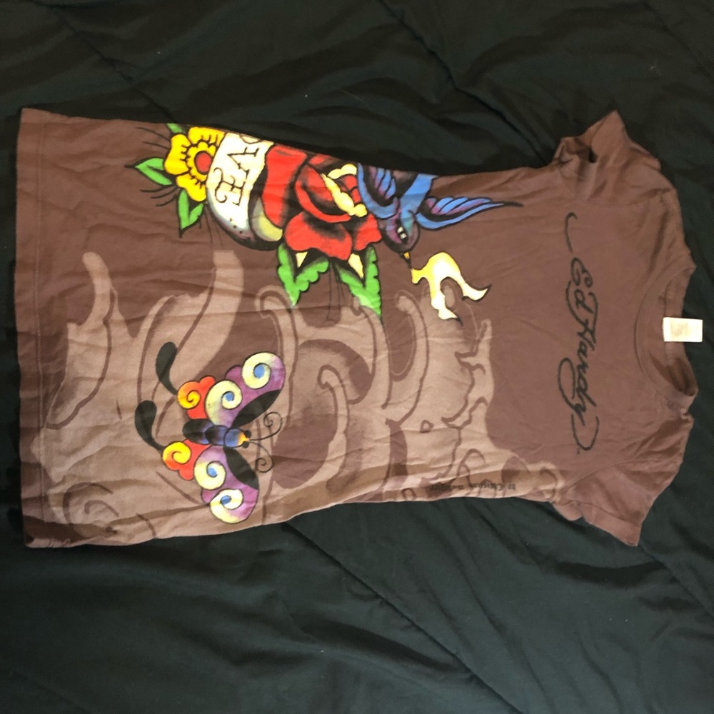 Ed Hardy tee shirt with print / graphics on it
